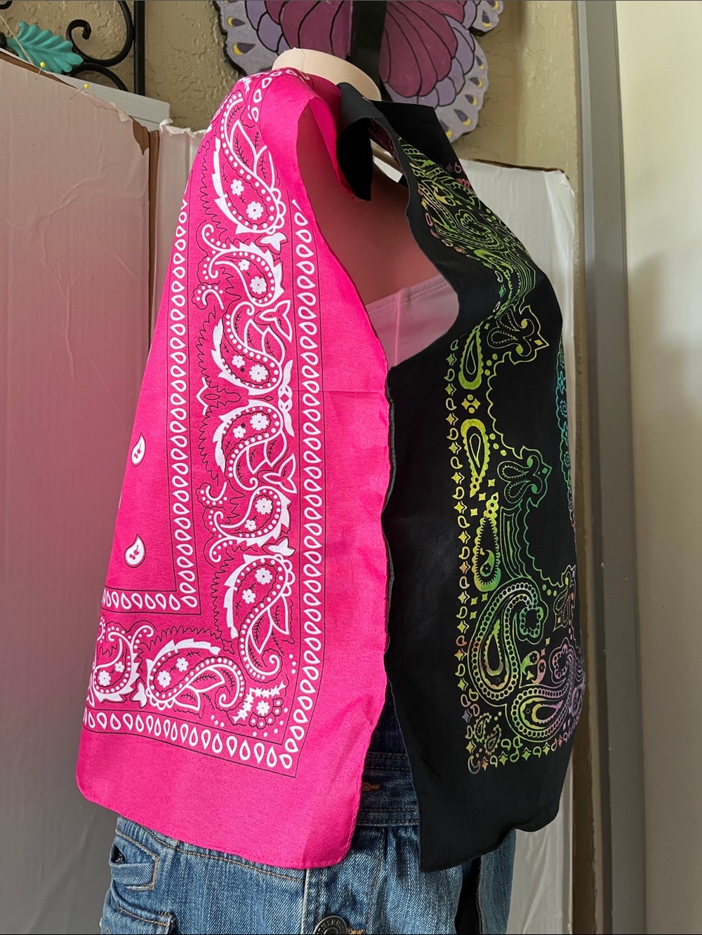 Two-Tone Bandana top with multi colored one one side and Pin on the other Black